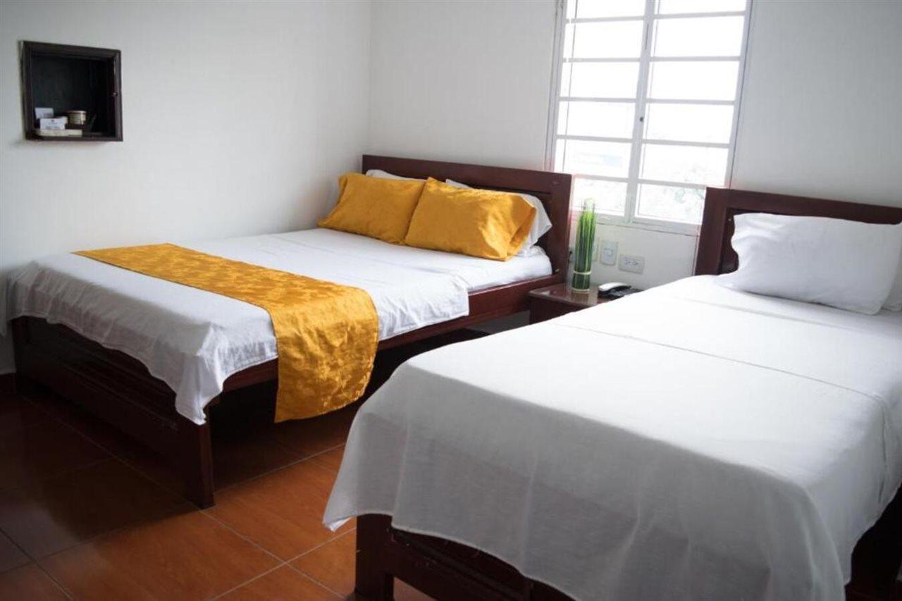 Hotel Avenida 3 Real En El Norte De Кали Екстериор снимка